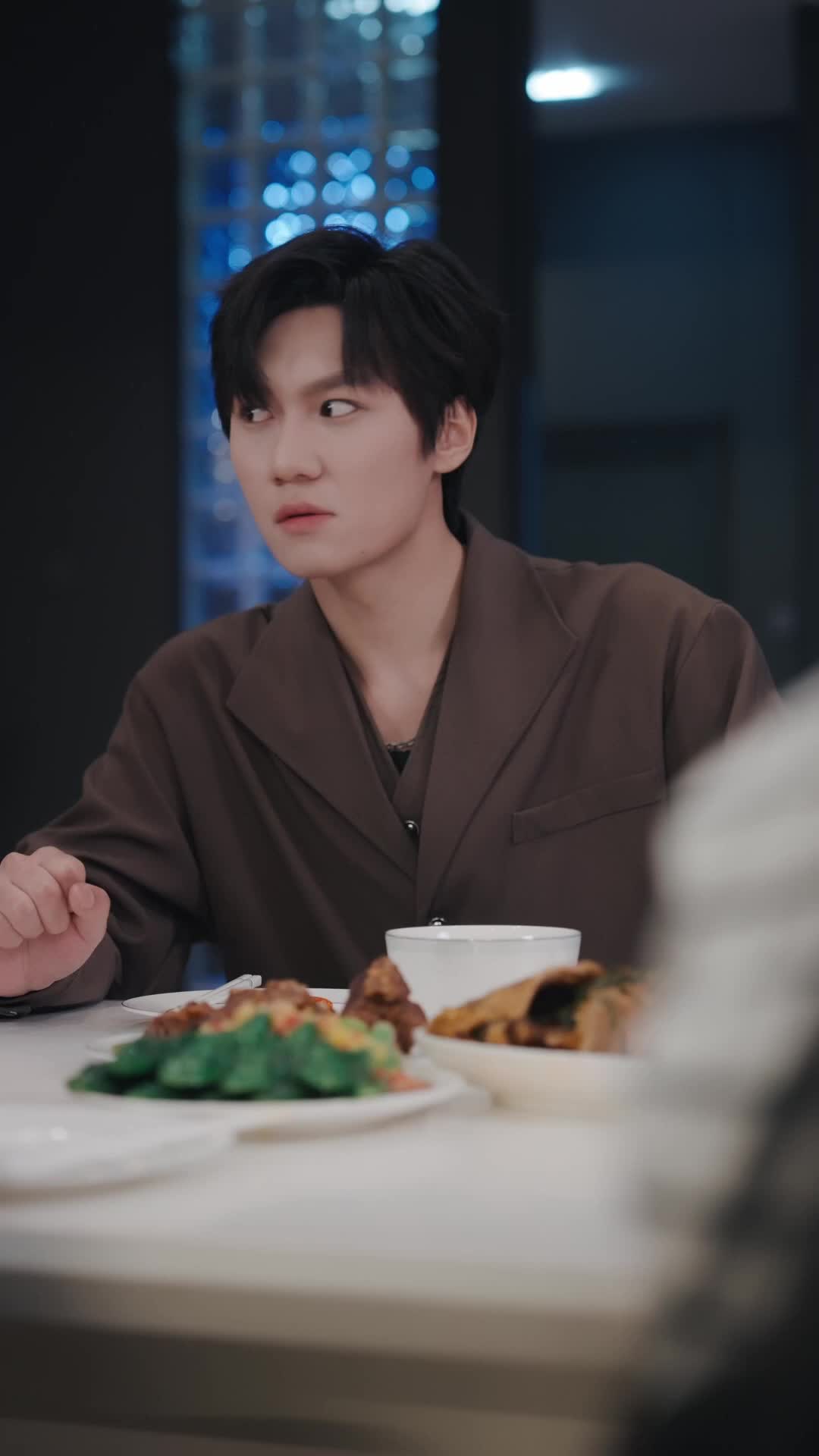 Episode 16 - The Paranoid Real Heiress